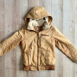 Carhartt Wildwood Sherpa Jacket seen on Yellowstone Beth Dutton. 100815 211